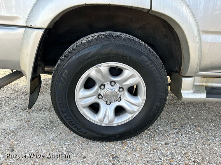 image for item NR9302 2001 Toyota 4Runner SR5  SUV