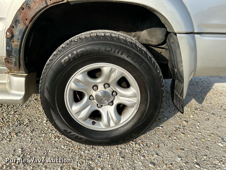 image for item NR9302 2001 Toyota 4Runner SR5  SUV