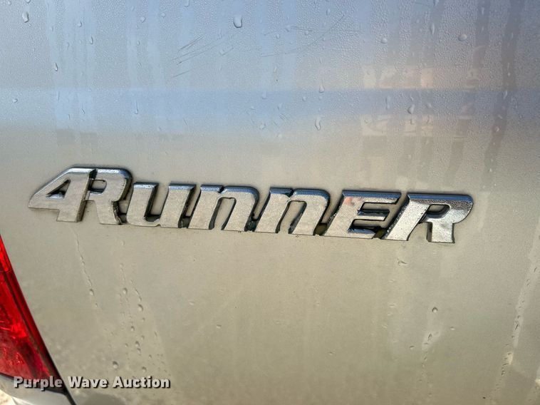 image for item NR9302 2001 Toyota 4Runner SR5  SUV