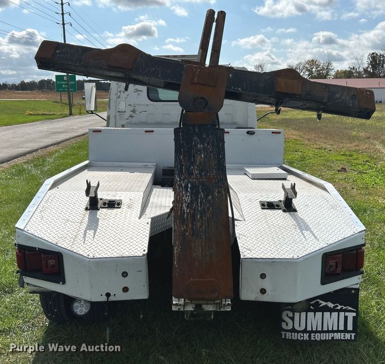 image for item NR9305 2006 Isuzu NPR  tow truck