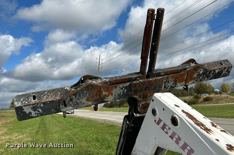 image for item NR9305 2006 Isuzu NPR  tow truck