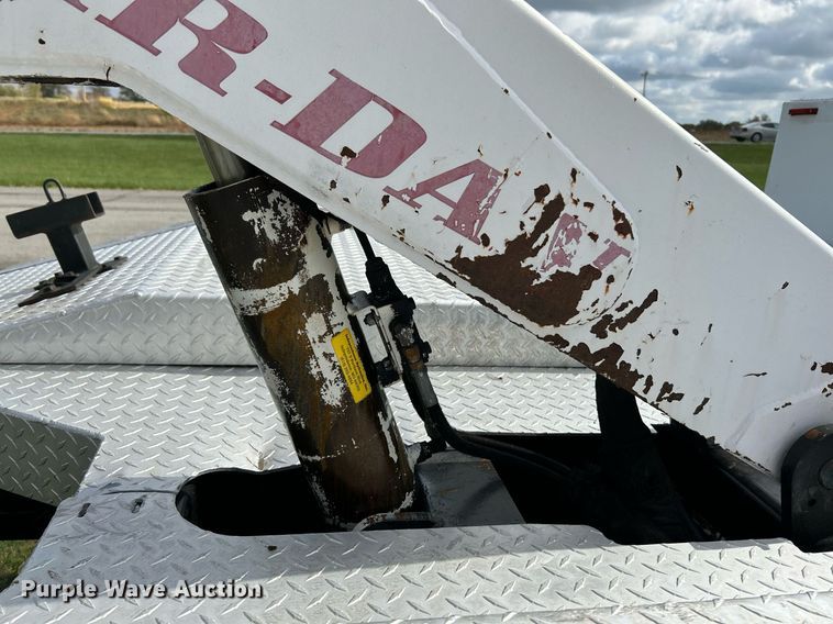 image for item NR9305 2006 Isuzu NPR  tow truck