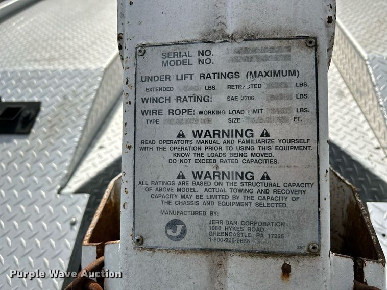 image for item NR9305 2006 Isuzu NPR  tow truck