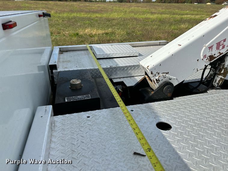 image for item NR9305 2006 Isuzu NPR  tow truck