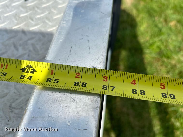 image for item NR9305 2006 Isuzu NPR  tow truck