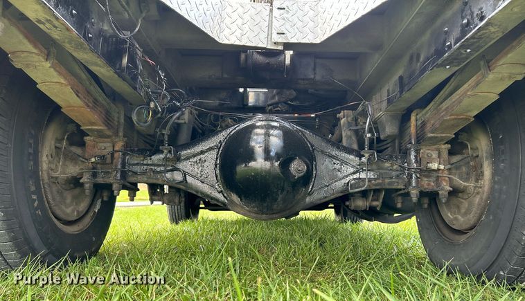 image for item NR9305 2006 Isuzu NPR  tow truck