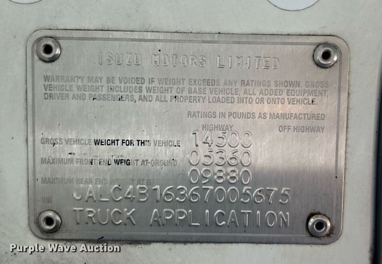 image for item NR9305 2006 Isuzu NPR  tow truck