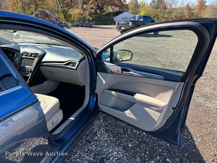 image for item NR9310 2019 Ford Fusion SE Hybrid