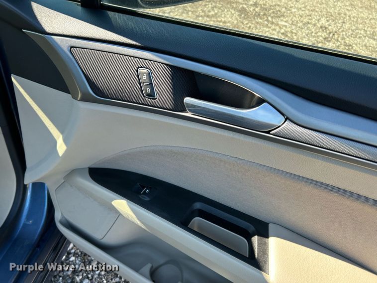 image for item NR9310 2019 Ford Fusion SE Hybrid