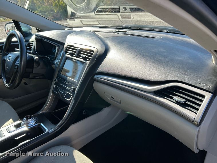 image for item NR9310 2019 Ford Fusion SE Hybrid