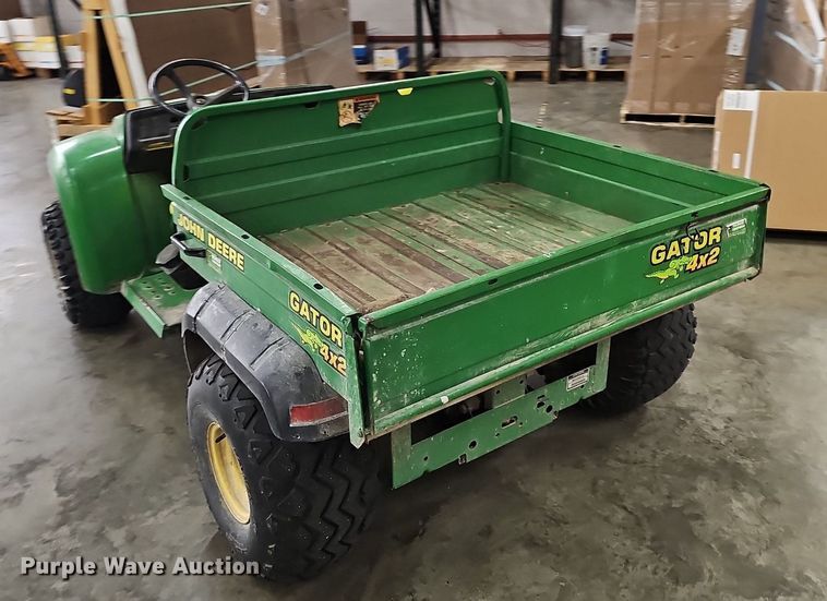 image for item NT9755 2001 John Deere Gator 4x2  utility vehicle