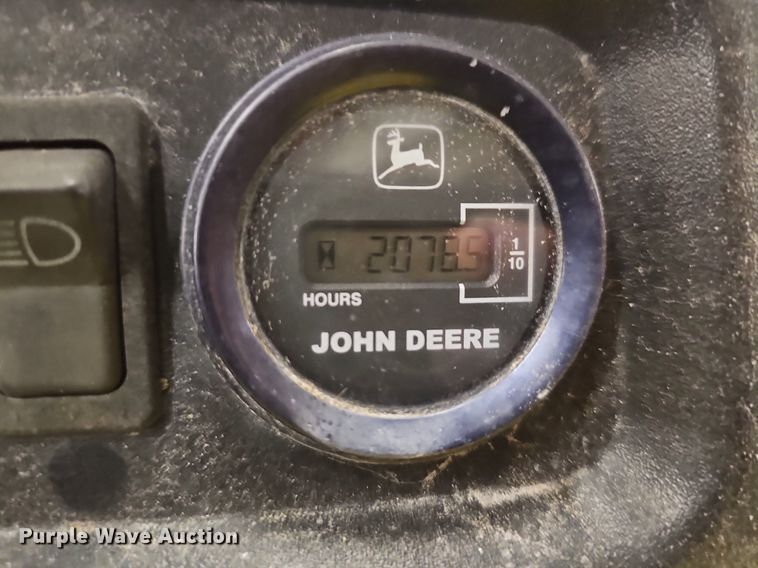 image for item NT9755 2001 John Deere Gator 4x2  utility vehicle