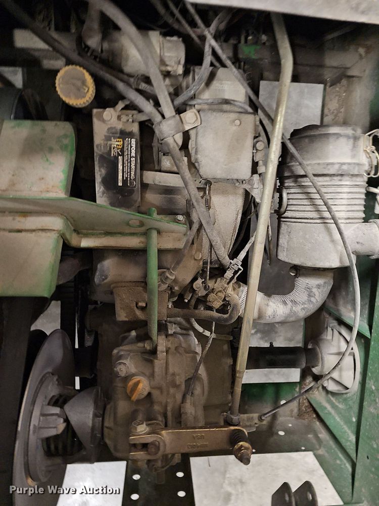 image for item NT9755 2001 John Deere Gator 4x2  utility vehicle