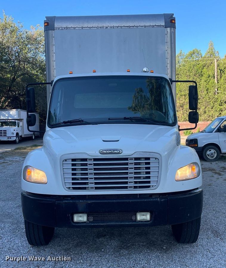 image for item NX9921 2004 Freightliner Business Class M2  box truck