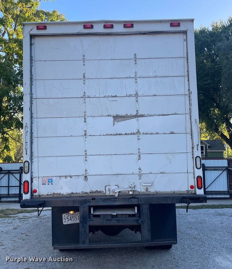 image for item NX9921 2004 Freightliner Business Class M2  box truck