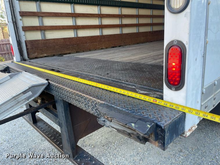 image for item NX9921 2004 Freightliner Business Class M2  box truck