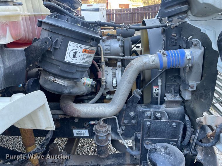 image for item NX9921 2004 Freightliner Business Class M2  box truck