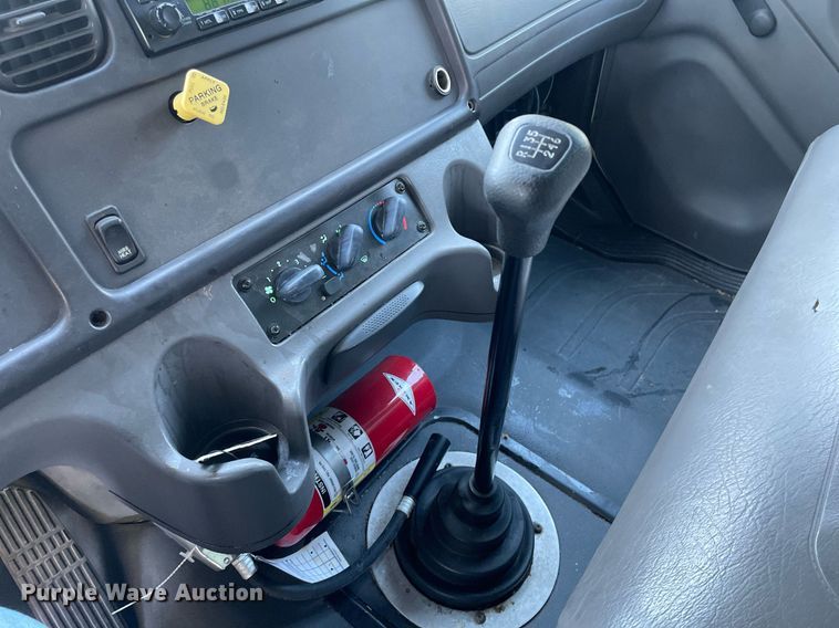 image for item NX9921 2004 Freightliner Business Class M2  box truck