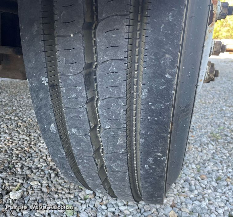 image for item NX9921 2004 Freightliner Business Class M2  box truck