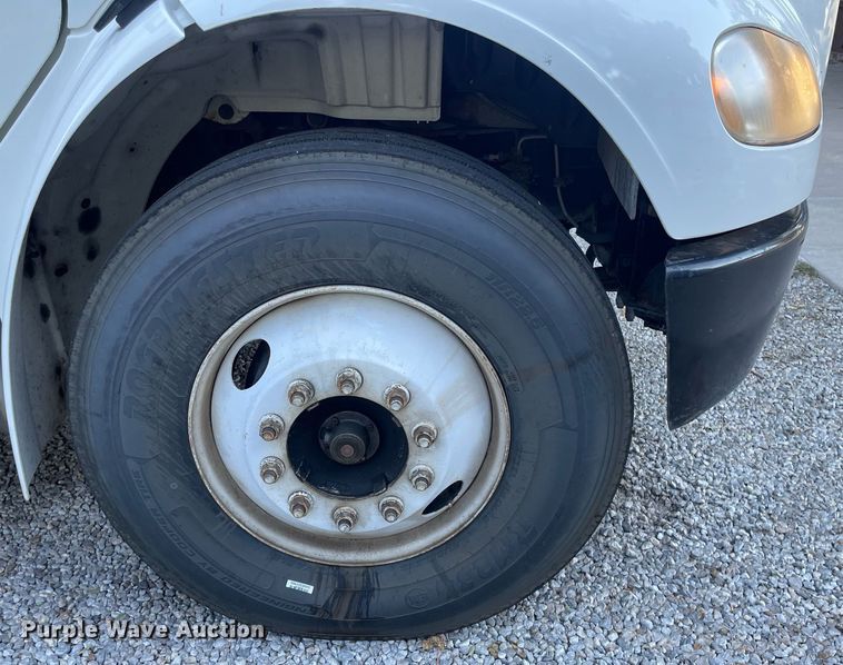 image for item NX9921 2004 Freightliner Business Class M2  box truck