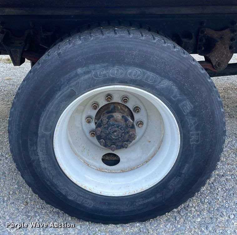 image for item NX9921 2004 Freightliner Business Class M2  box truck