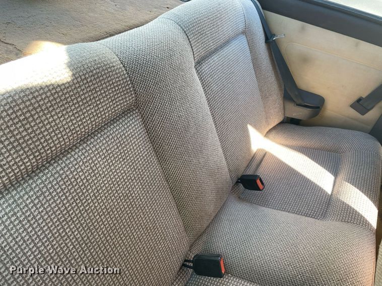 image for item NY9945 1989 Volkswagen Fox