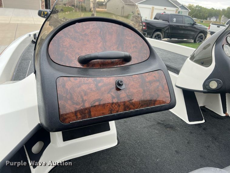 image for item OA9010 2004 Ranger 205VS  boat