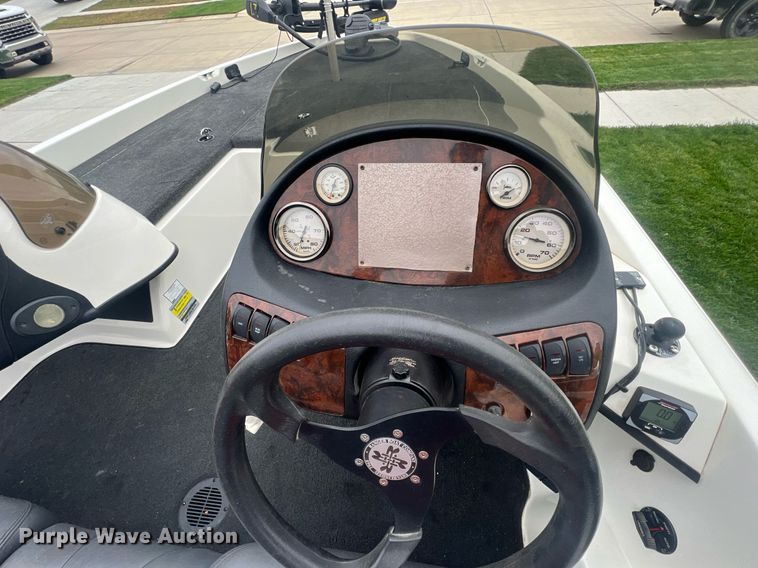 image for item OA9010 2004 Ranger 205VS  boat