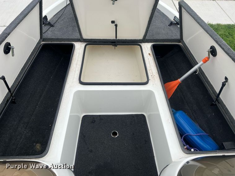 image for item OA9010 2004 Ranger 205VS  boat