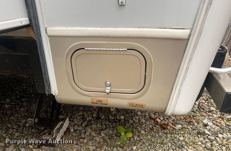 image for item OA9041 2002 Jayco Designer  camper