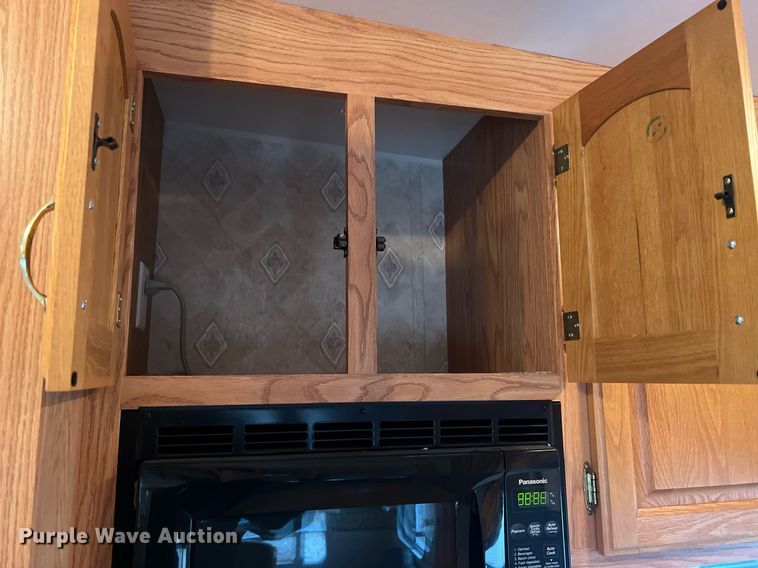 image for item OA9041 2002 Jayco Designer  camper