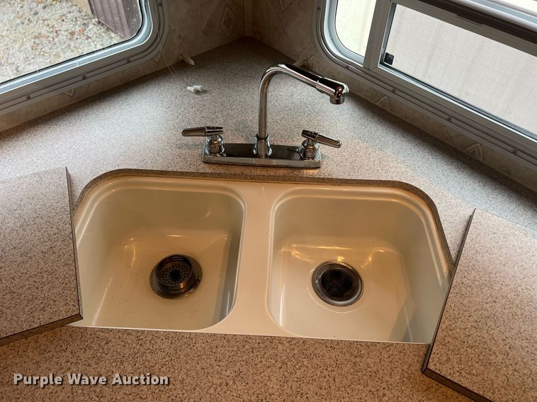 image for item OA9041 2002 Jayco Designer  camper