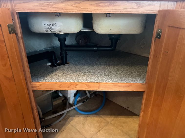 image for item OA9041 2002 Jayco Designer  camper