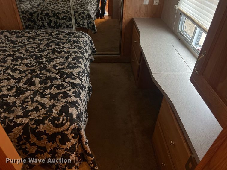 image for item OA9041 2002 Jayco Designer  camper