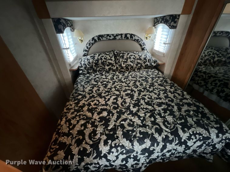 image for item OA9041 2002 Jayco Designer  camper