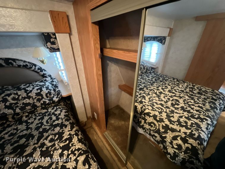 image for item OA9041 2002 Jayco Designer  camper