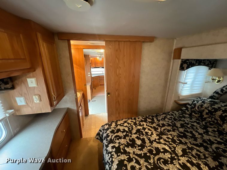 image for item OA9041 2002 Jayco Designer  camper