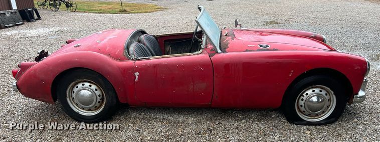 image for item OA9043 MGA 1600  convertible