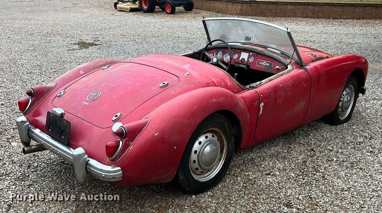 image for item OA9043 MGA 1600  convertible