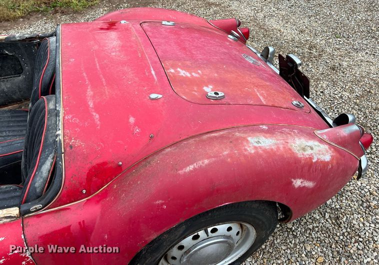 image for item OA9043 MGA 1600  convertible