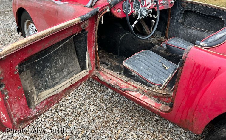 image for item OA9043 MGA 1600  convertible