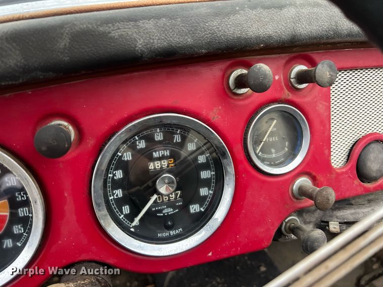 image for item OA9043 MGA 1600  convertible