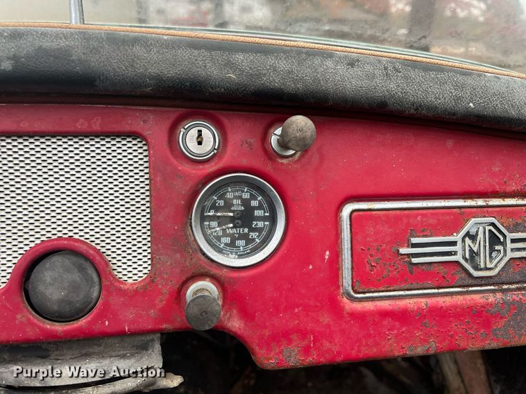 image for item OA9043 MGA 1600  convertible