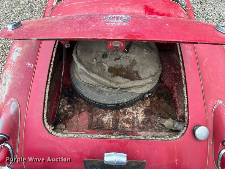 image for item OA9043 MGA 1600  convertible