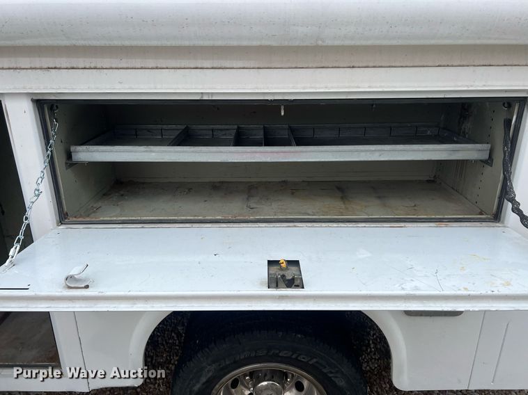 image for item OA9053 2006 Ford E450 Super Duty  utility van