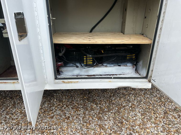 image for item OA9053 2006 Ford E450 Super Duty  utility van