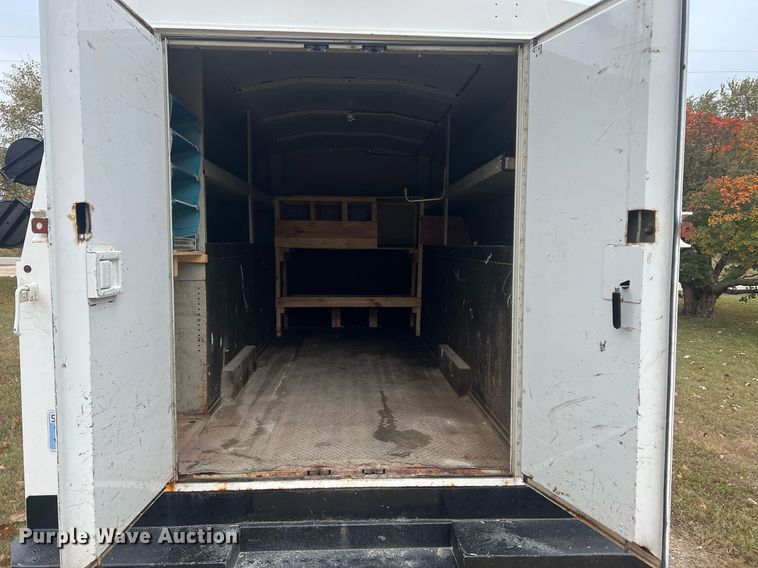 image for item OA9053 2006 Ford E450 Super Duty  utility van