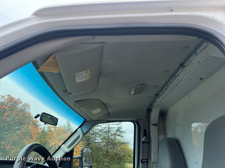image for item OA9053 2006 Ford E450 Super Duty  utility van
