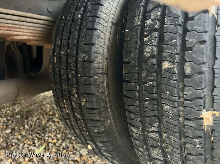 image for item OA9053 2006 Ford E450 Super Duty  utility van