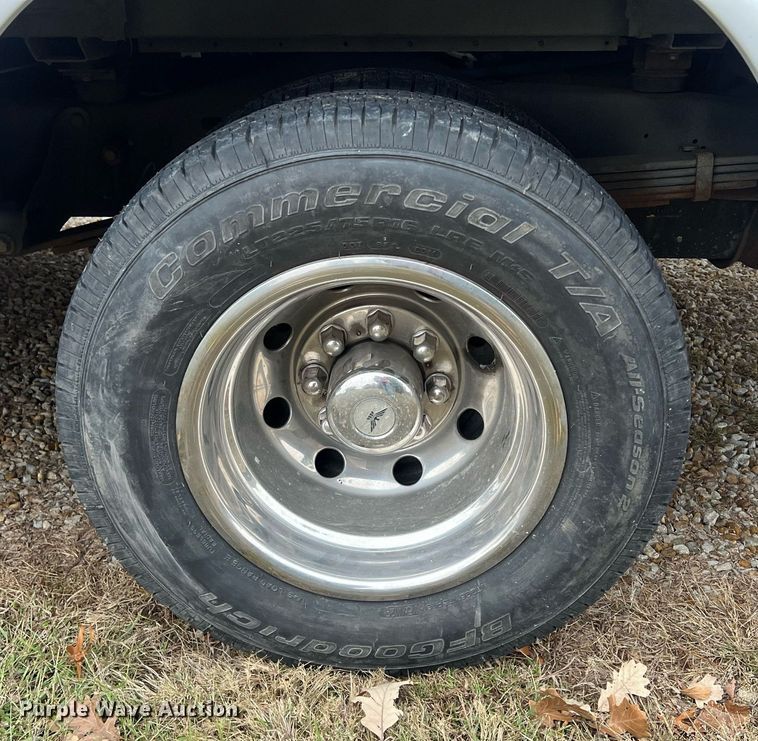 image for item OA9053 2006 Ford E450 Super Duty  utility van